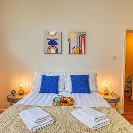 2 Bedroom Apartment In Bath City Centre With Garden & Free Parking Eksteriør billede