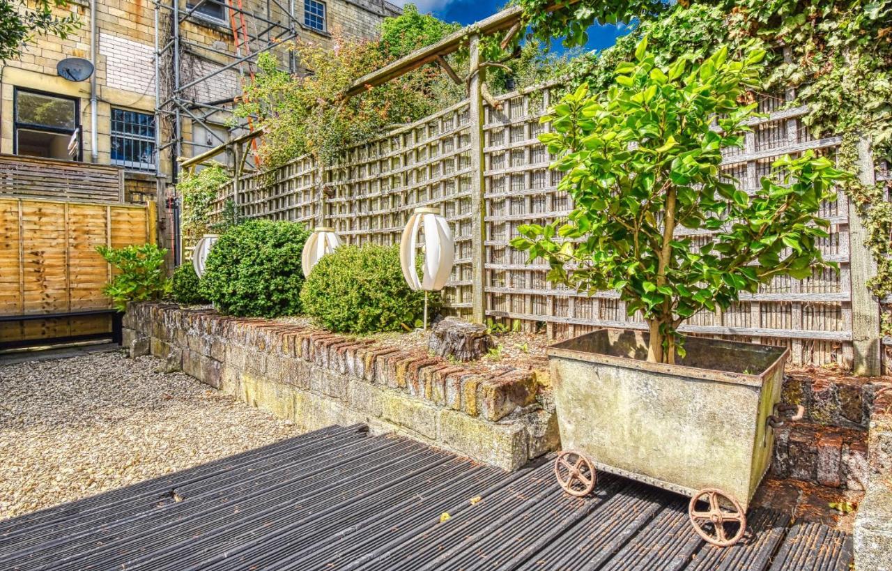 2 Bedroom Apartment In Bath City Centre With Garden & Free Parking Eksteriør billede