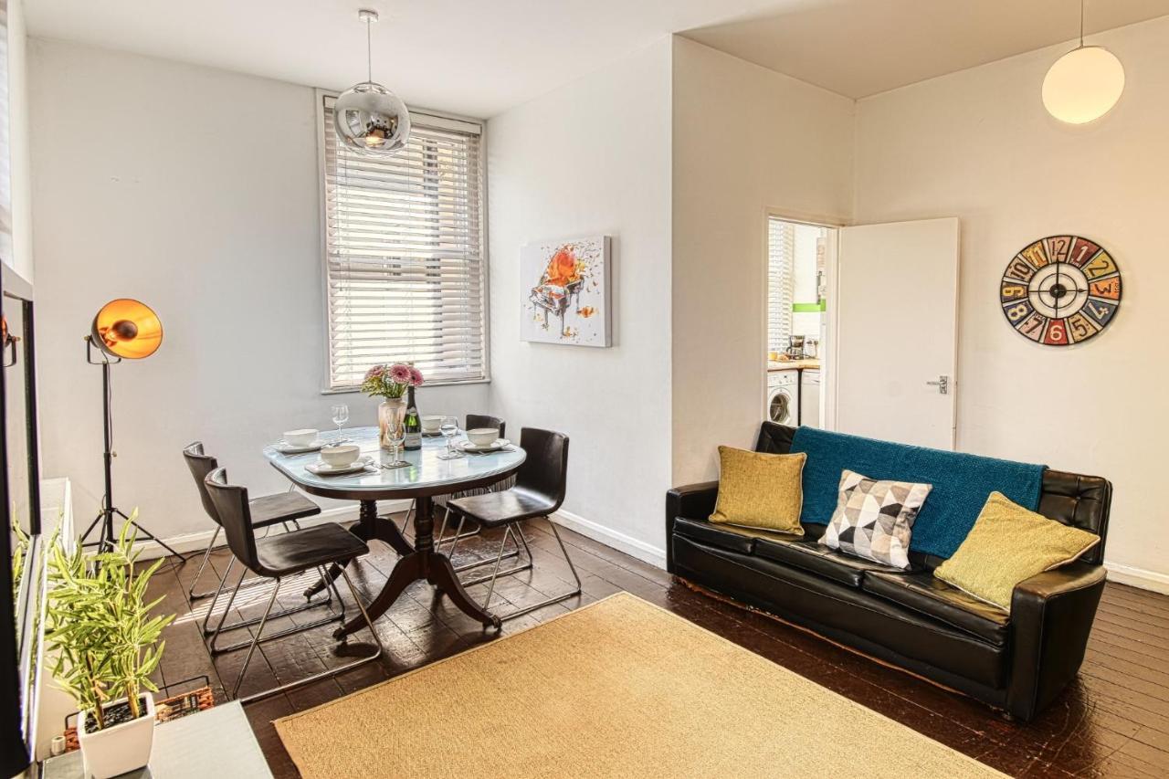 2 Bedroom Apartment In Bath City Centre With Garden & Free Parking Eksteriør billede