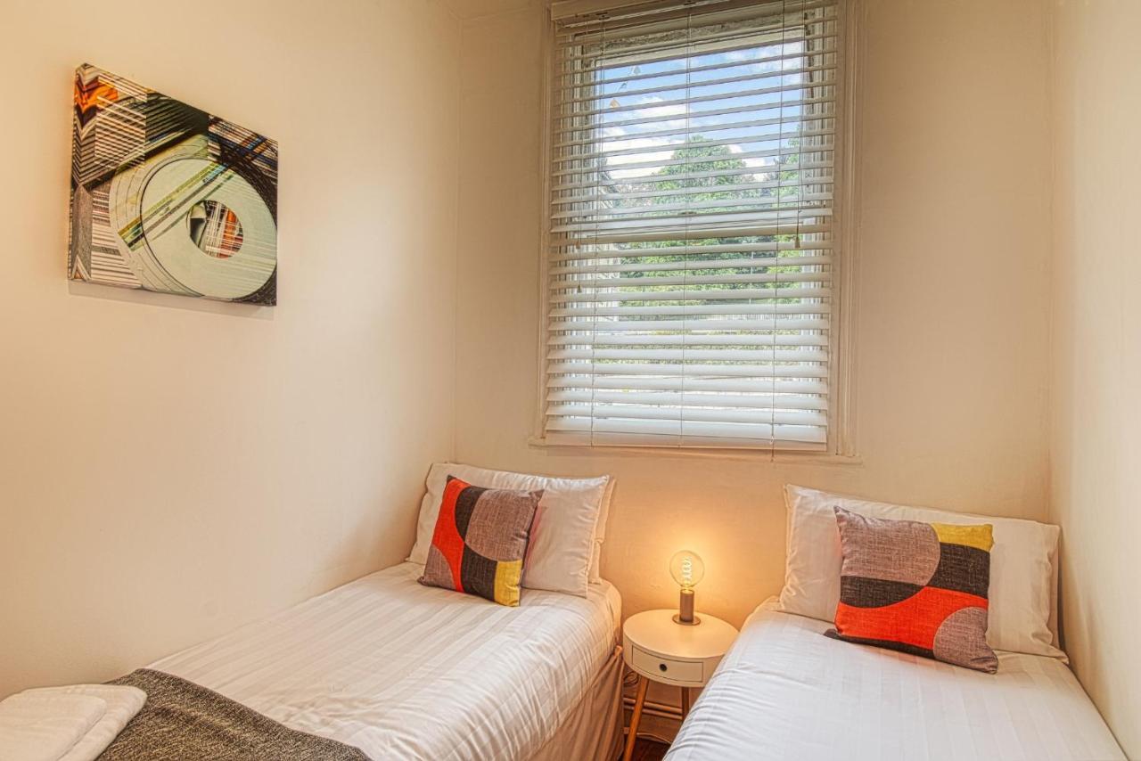 2 Bedroom Apartment In Bath City Centre With Garden & Free Parking Eksteriør billede