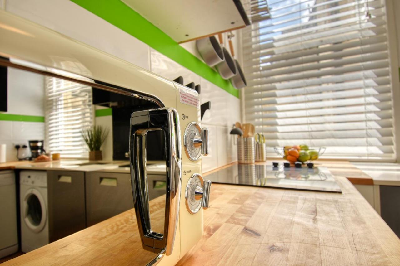 2 Bedroom Apartment In Bath City Centre With Garden & Free Parking Eksteriør billede